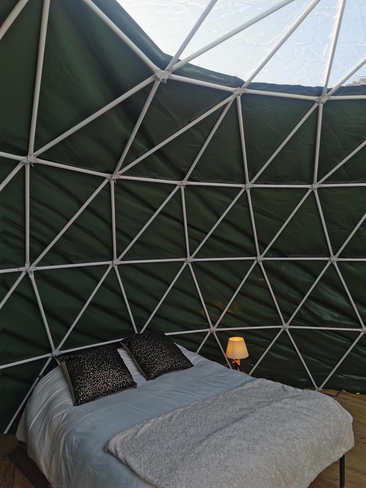 Lincoln Big Green Dome, Hot Tub, Projector, Firepit Washingborough 外观 照片