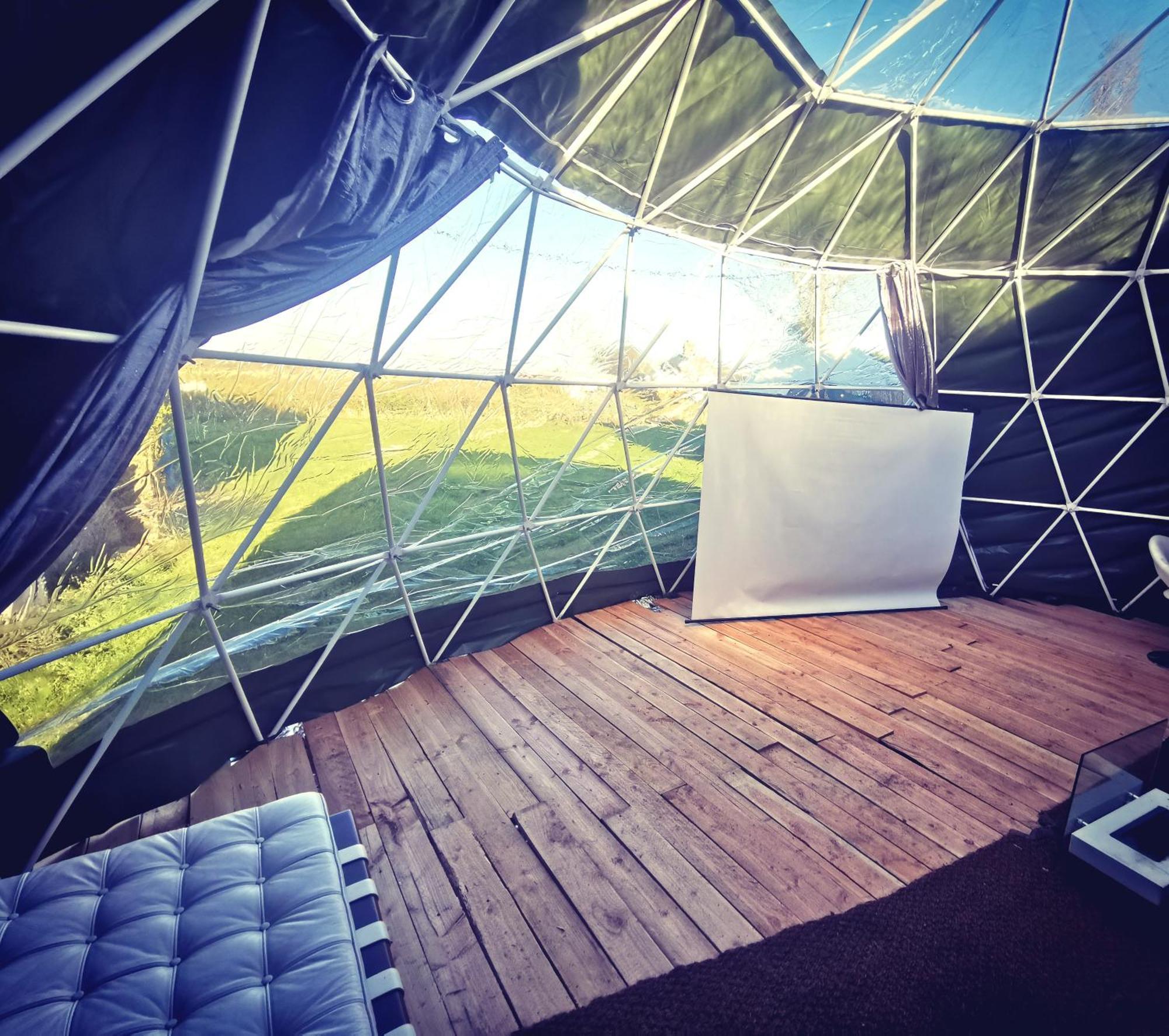 Lincoln Big Green Dome, Hot Tub, Projector, Firepit Washingborough 外观 照片